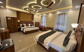 Hotel Grand Safari